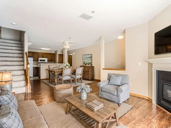 2588 Lockwood Dr, Mendota Heights, MN 55120