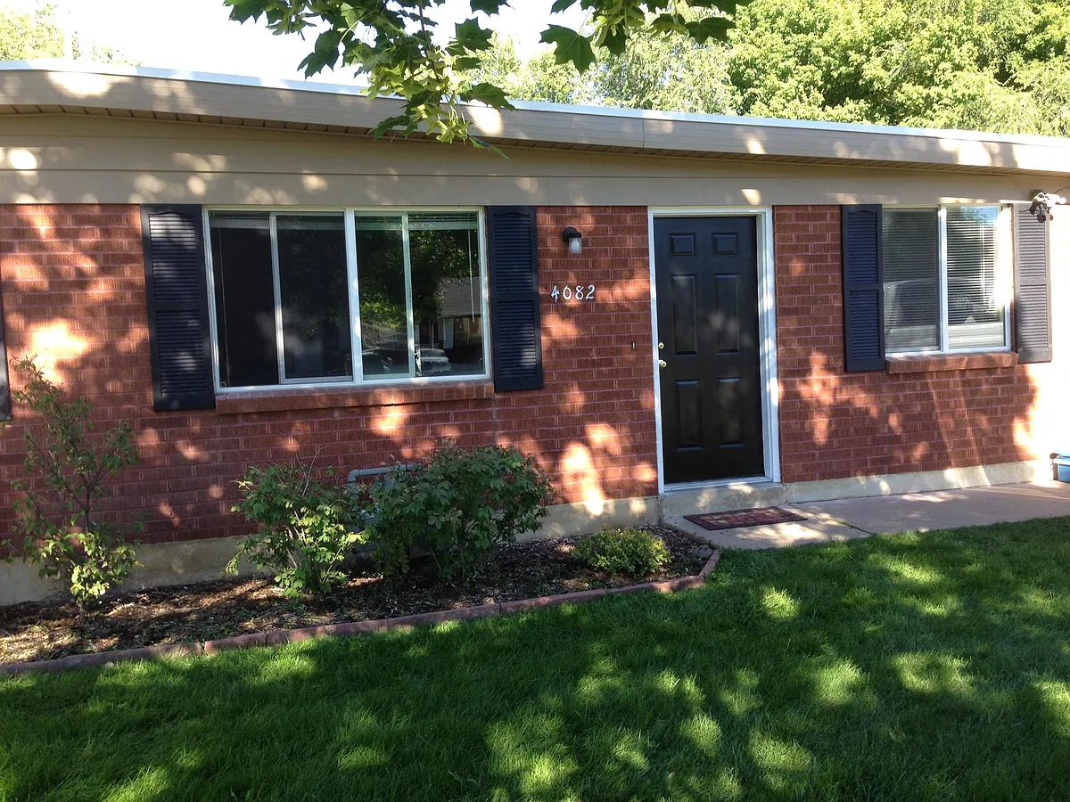 Building Photo - 4082 Liberty Ave S