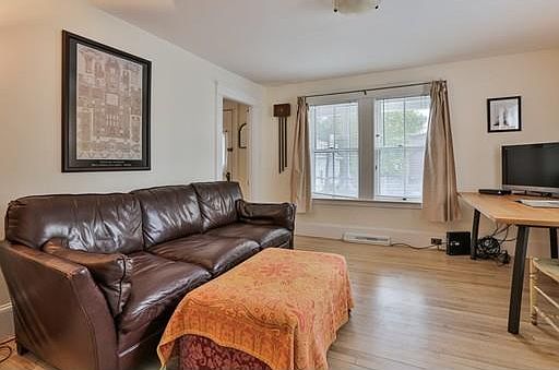 5th image of 24 Plummer Ave