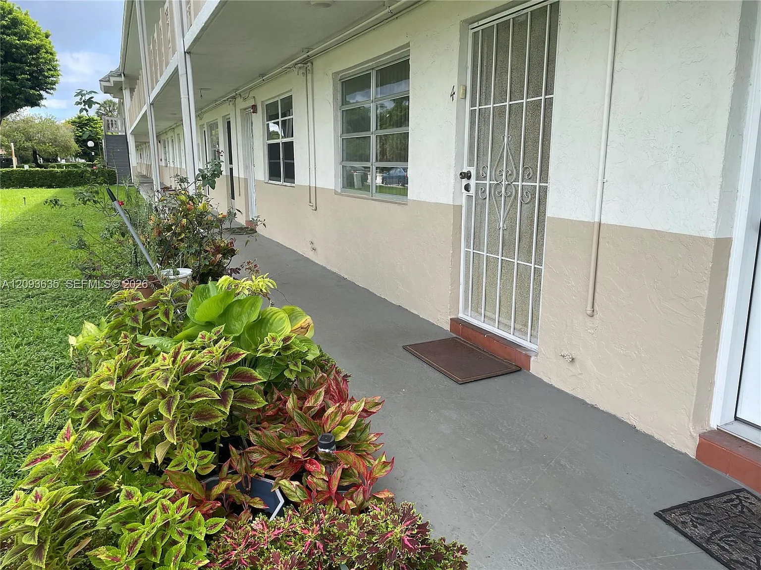 Ro-Mont South Green Condo — Photo 3