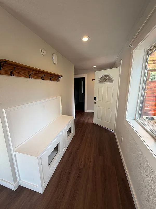 3 bed, 2.0 bath, 1080 sqft, $2,250 — Photo 4