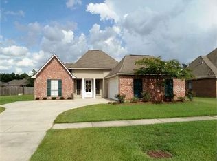 35646 Woodland Ridge Dr, Denham Springs, LA 70706