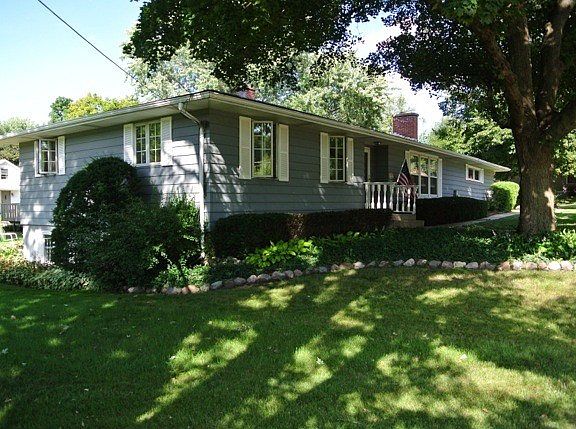 3rd image of 277 E Kimball Ave