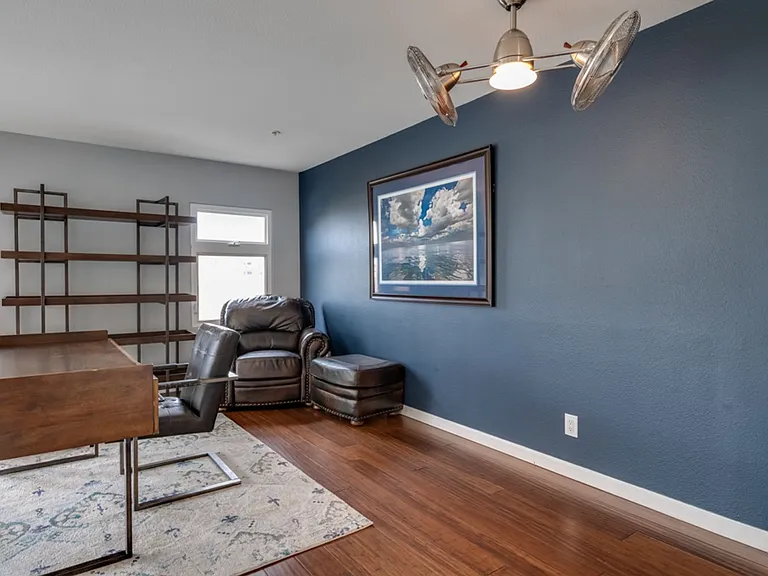 602 W Fir St W #105 — Photo 18
