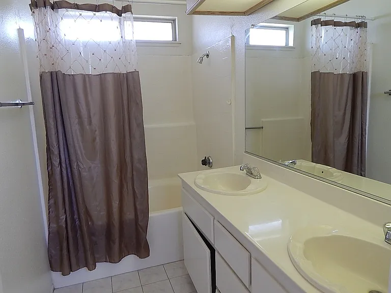 20410 Mesa Oak Dr — Photo 16