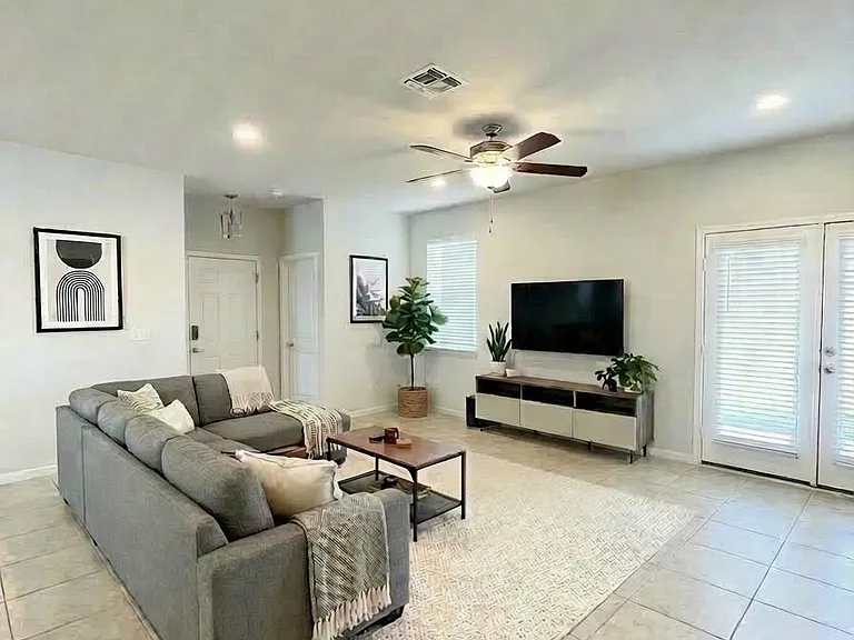 363 Eagle Brook Ln — Photo 9