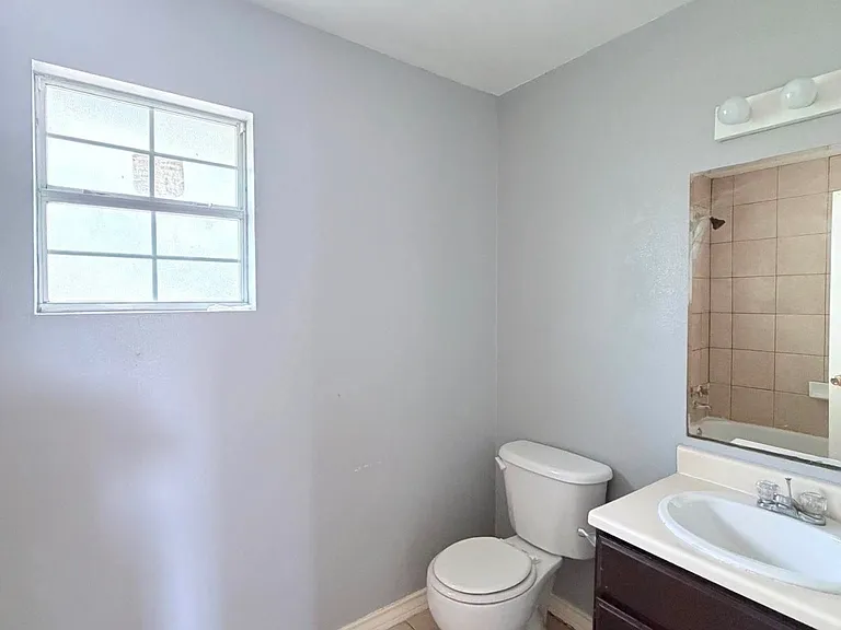 2419 Barrios St #3 — Photo 11