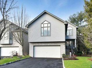 812 Hemlock Ct, Norwood, NJ
