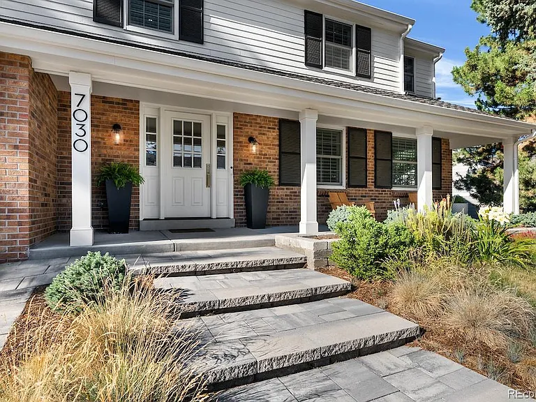 7030 S Magnolia Cir — Photo 4