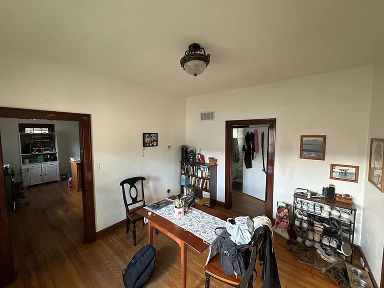 738 N Garland Ave — Photo 2