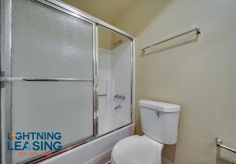 10250 Commerce Ave #216 — Photo 11
