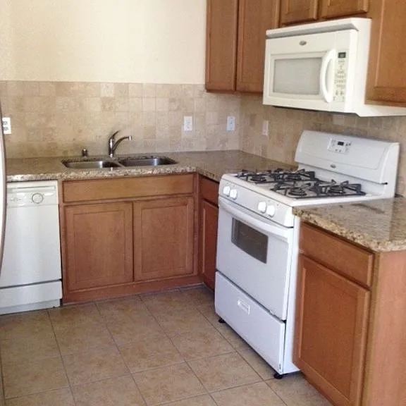1514 Lance Dr — Photo 4