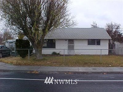 1st image of 610 Clover Street S