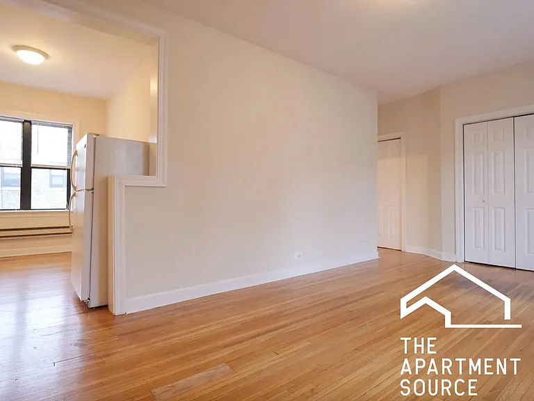 3722 N Pine Grove Ave #2 — Photo 1