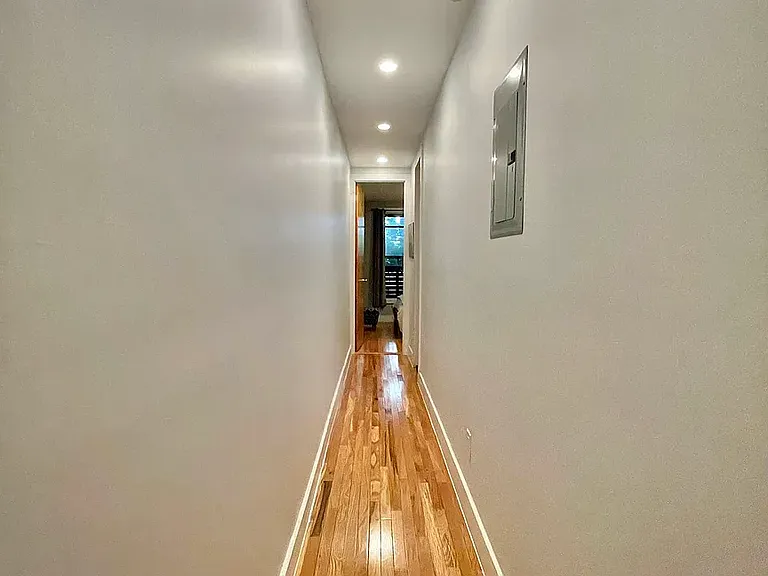 1054 Bergen St #A3 — Photo 11
