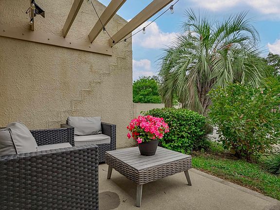 3rd image of 10 Boardwalk Ln