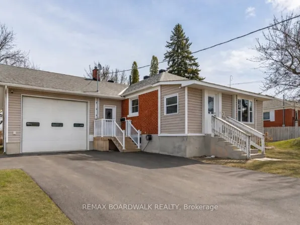 39 Condie St, Smiths Falls, ON K7A 2T3