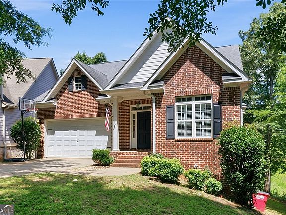 3rd image of 414 Arden Ln N