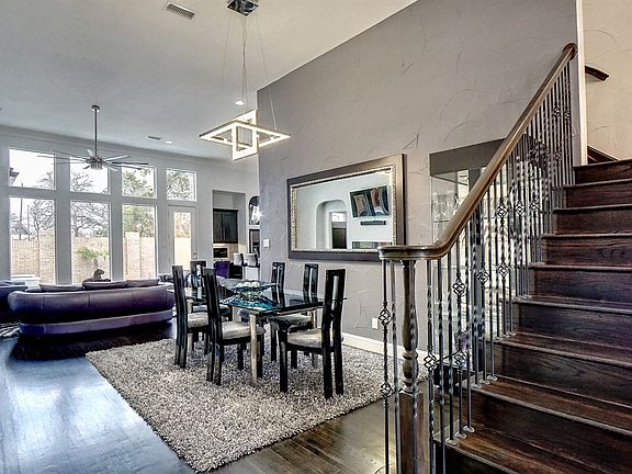 3rd image of 105 Audrey Dr