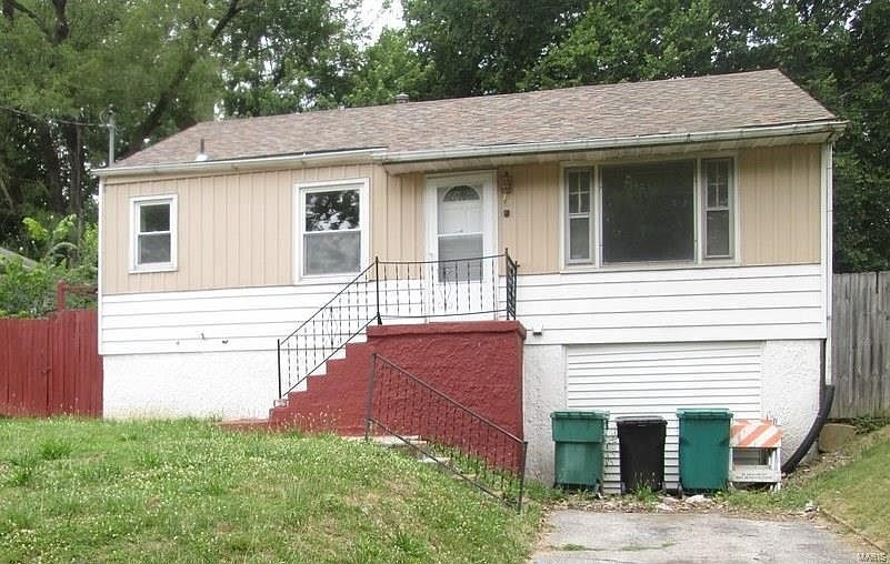 1st image of 10187 Cloverdale Dr
