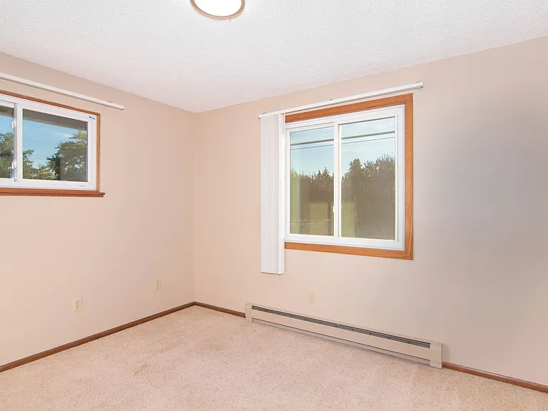 906 S McDonald Rd — Photo 13