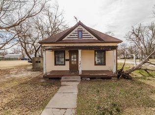 221 W 16th St, Harper, KS 67058