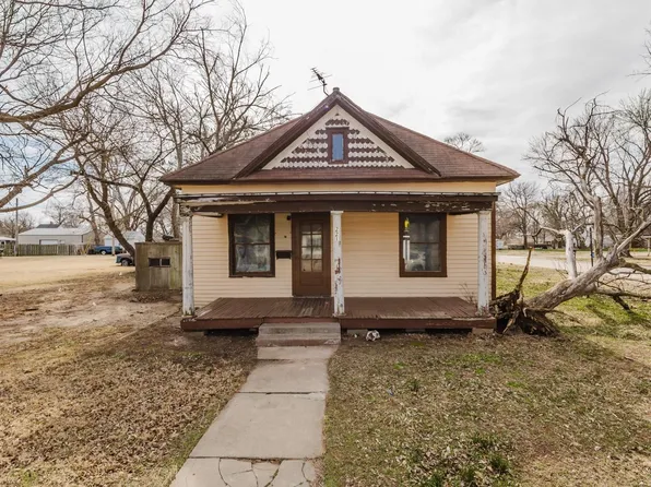 221 W 16th St, Harper, KS 67058