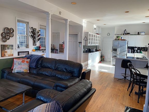 5th image of 2513 N Ashland Ave APT B