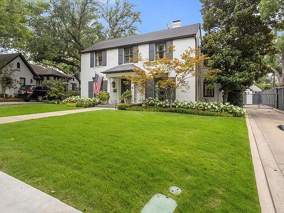 2nd image of 3912 Lenox Dr