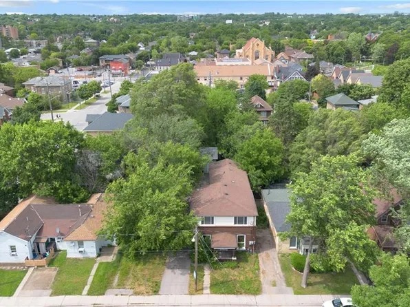 8 Victoria St, Brantford, ON N3S 3J7