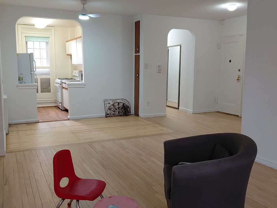 1st image of 2 Greenridge Ave