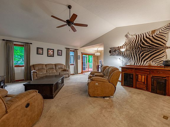 5th image of 704 Byrnes Dr