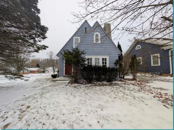 955 North 6th STREET, Manitowoc, WI 54220