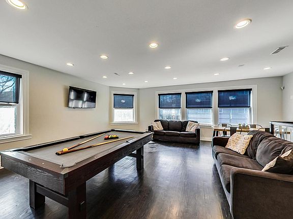 5th image of 2300 W Belmont Ave #1F