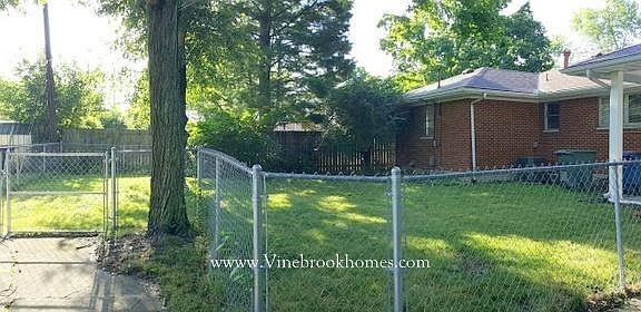 3rd image of 1405 Fieldstone Dr