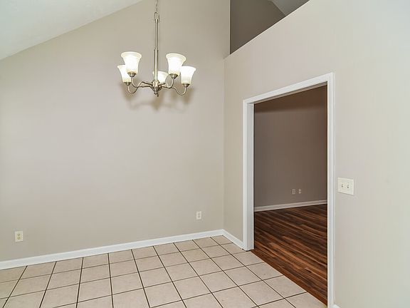5th image of 9010 Lomond Dr