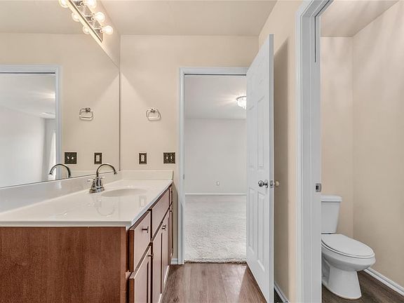 4th image of 9617 Kindsey Ave