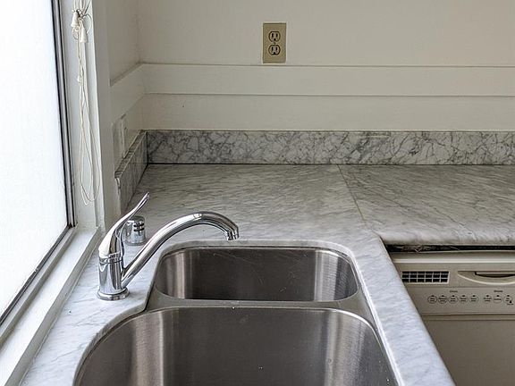 4th image of 185 Dolores St #5