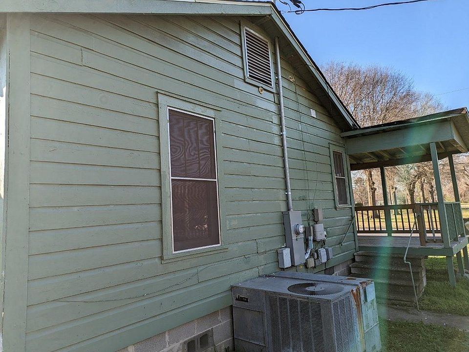 2nd image of 128 N Grimes St