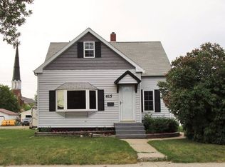 615 5th St NE, Devils Lake, ND 58301
