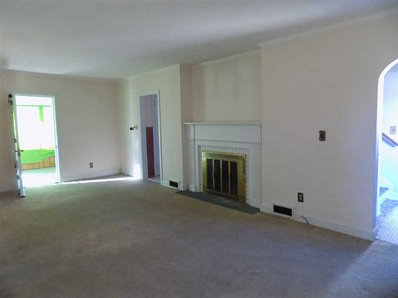 3rd image of 1710 Tacoma Ave
