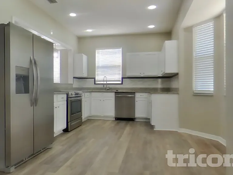 408 E Idlewild Ave — Photo 6