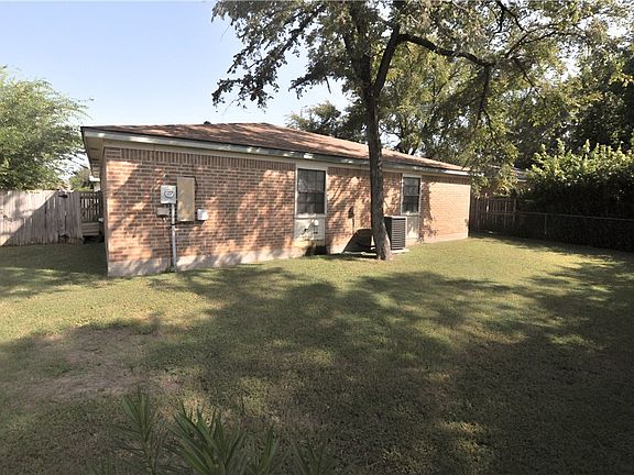 2nd image of 1006 Hardwood Ln