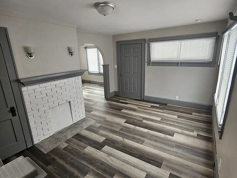 1124 Home Ave — Photo 3