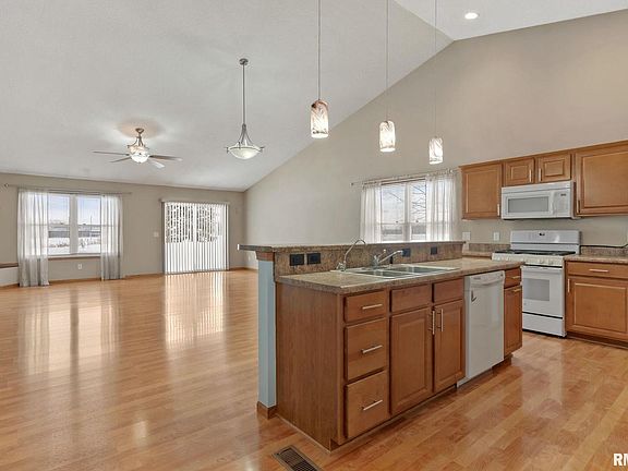 4th image of 6112 34th Avenue Ct #A