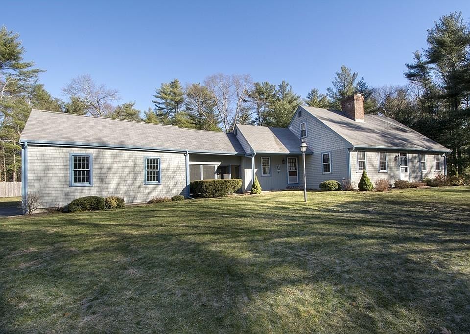 1st image of 61 Lantern Ln