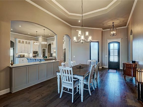 5th image of 3024 Warwick Pl