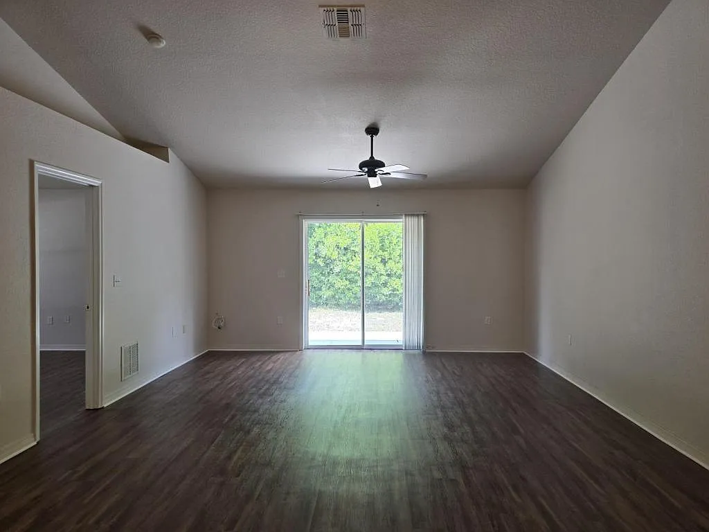 1344 London Ave. — Photo 2