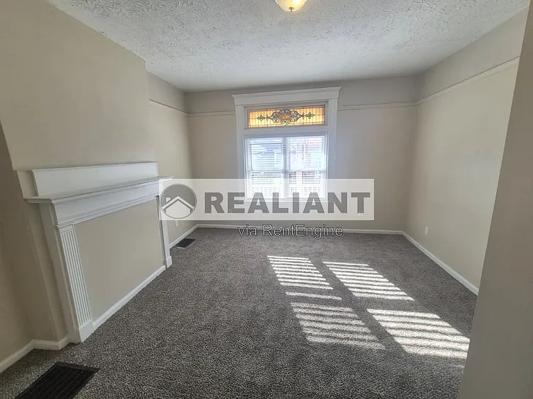 132 Evergreen Ave #1 — Photo 4