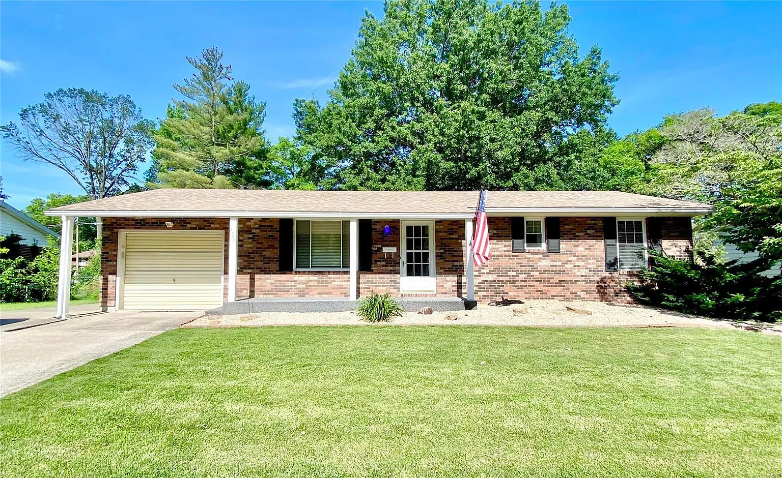 4348 Thadway Dr photo 1